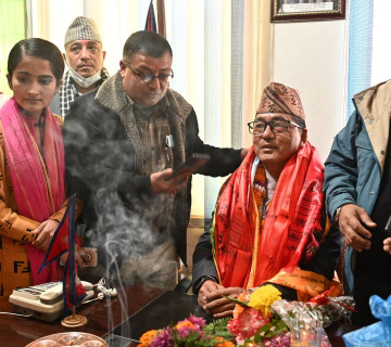 पूर्वराजाबाट नांगाे हस्तक्षेप भएकाे आराेप लगाउने कमल थापामाथि लिङ्देनकाे जवाफी फायर